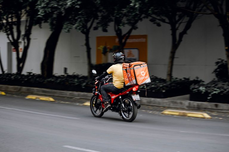Last-mile delivery in urban alleys